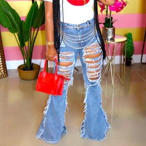 Distressed high waist jeans